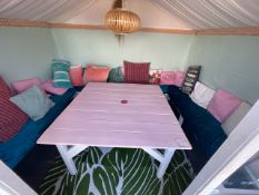 **NOW NO RESERVE** 21 Assorted Cushions