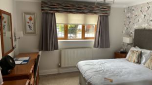 NO Reserve - Entire Contents Of Double Hotel Room