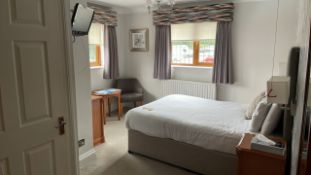 NO Reserve - Entire Contents Of Double Hotel Room