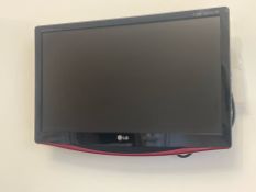 NO Reserve - LG 21 inch Flatron W227WD Television