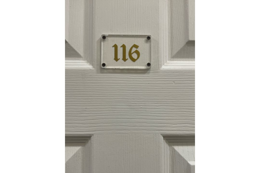 NO Reserve - Entire Contents Of Hotel Double Bedroom - Image 21 of 21