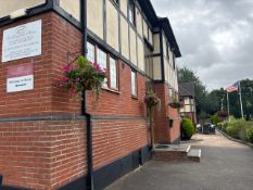 4 x Hanging Planters & Brackets