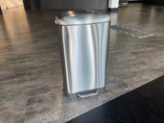 NO RESERVE Pair Of 30ltr Waste Bins