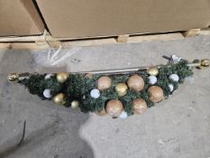 NO RESERVE 6 Illuminated Christmas Garlands