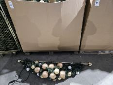 NO RESERVE 6 Illuminated Christmas Garlands