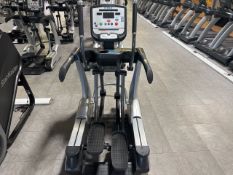 True Fitness Cross Trainer 900