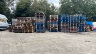 Stacks Of Pallets Approximately 600 Pallets