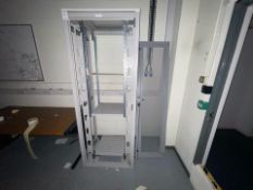 NO RESERVE - Server Cabinet