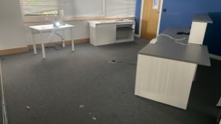 NO RESERVE - Entire Contents Of Room