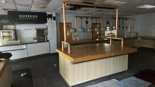 NO RESERVE - Large Display Table