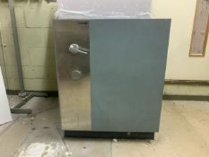 NO RESERVE - Small Chubb Safe