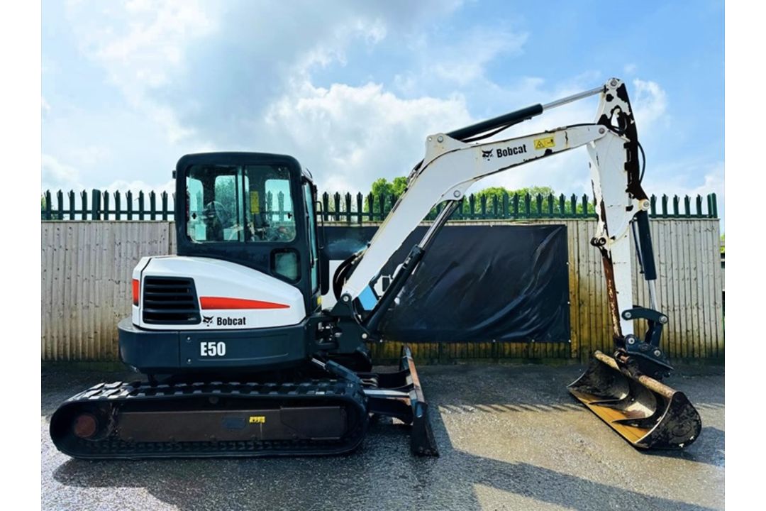 2014 - BOBCAT E50 (4523 hours) - Image 7 of 13