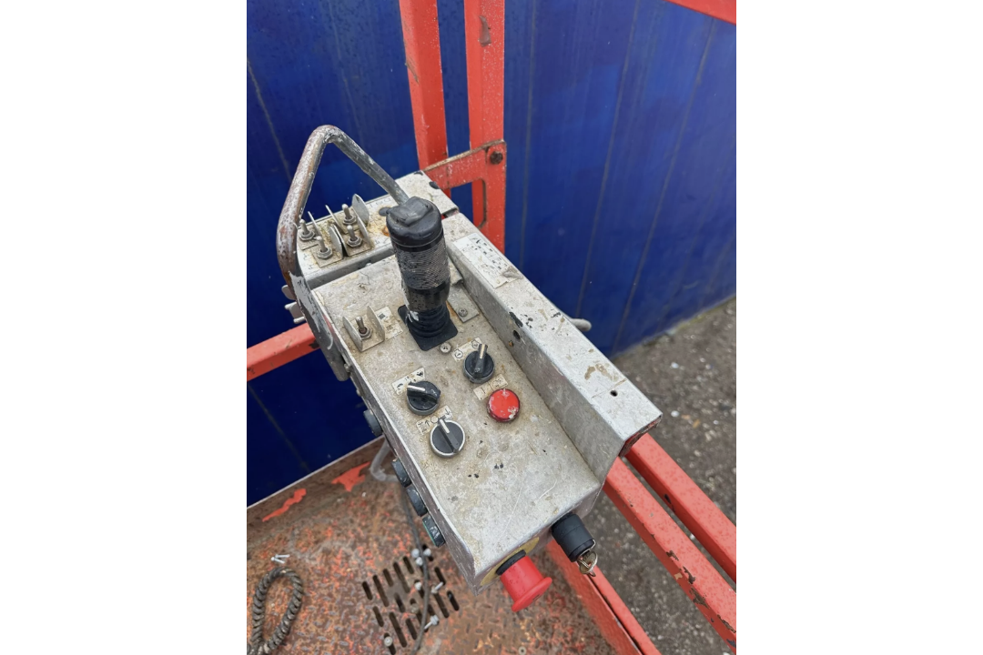 2015, SKYJACK - SJ9250RT (4x4 Scissor Lift) 2,428 hours - Image 7 of 15