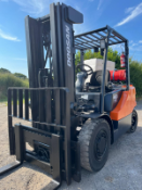 2007 - DOOSAN.4 Tonne Gas Forklift (Side Shift, Triple Mast - 2,689 hours)