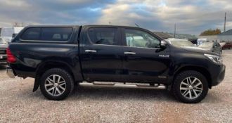 Toyota Hilux 2.4 D-4D Invincible Pickup Double Cab 4dr Diesel Manual 4WD Euro 6 (TSS, 3.5t) (150 ps)