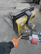 2016 - Yale Power Electric Pallet Truck (fewer than 1200 hours)