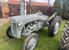 MASSEY FERGUSON - Vintage Tractor
