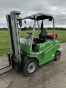 CESAB, TOYOTA Engine, 2.5 Tonne - Gas Forklift (container - triple mast, 4,282 hours)