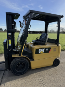 2013 - CATERPILLAR, 3 Tonne Electric Forklift Truck (container spec, 4,488 hours)