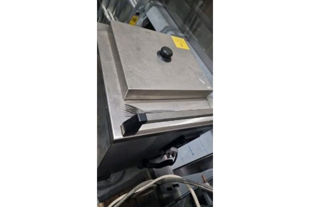 NO RESERVE Heated Plate Warmer - Image 4 of 4