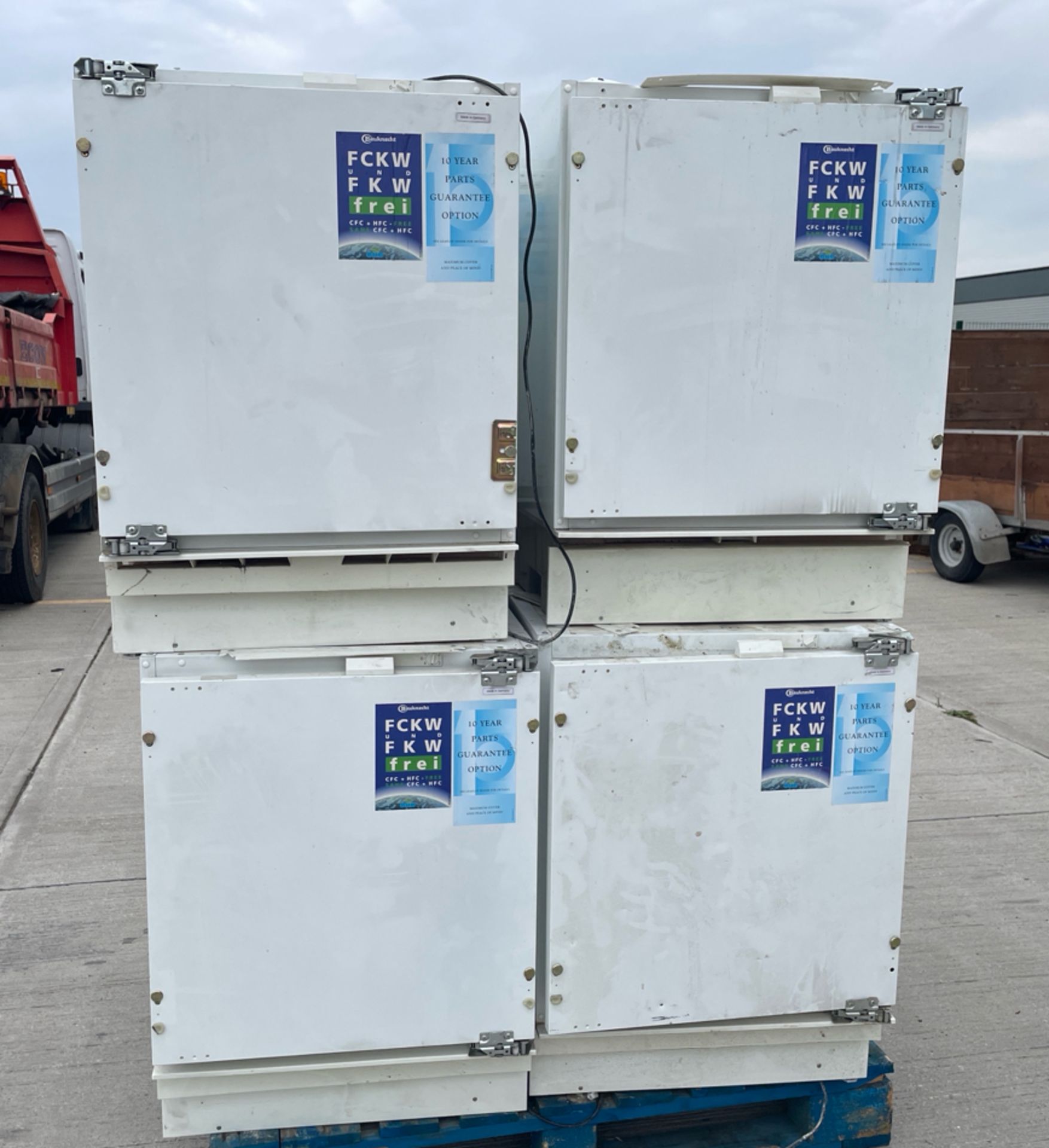 NO RESERVE Pallet of Bauknecht Fridges