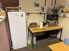 *NO RESERVE* Assorted Kitchen Appliances Including Fridge, Toasters, Microwaves, Kettle & Table