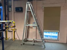 *NO RESERVE* Grey Mobile Metal 9 Rung Ladder