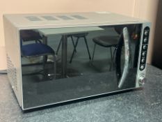 *NO RESERVE* Microwave & Kettle