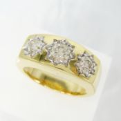 Yellow Gold Star-Set 1.03ct Graduated Round Brilliant-Cut Diamond Gypsy-Style Ring