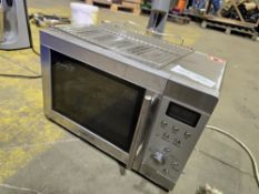 *No Reserve* Microwave Oven