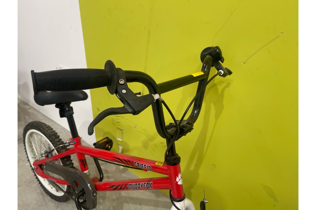 *NO RESERVE* Muddyfox Griffin 18" BMX Bike with Stunt Pegs In Red & White - Boys Model - Image 8 of 9