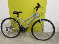 *NO RESERVE* Muddyfox Synergy 26 Ladies Hybrid Bike