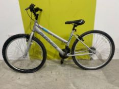 *NO RESERVE* Muddyfox Synergy 26 Ladies Hybrid Bike