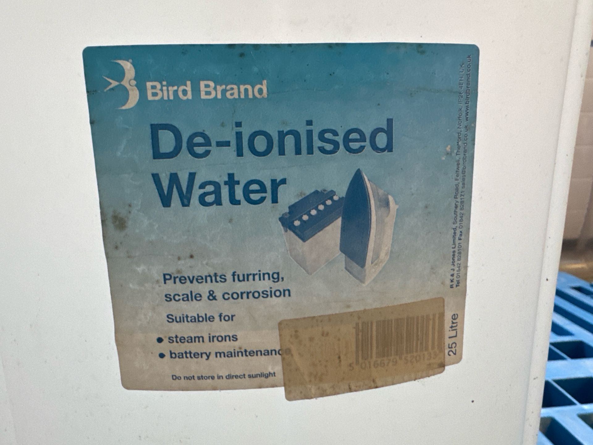 NO RESERVE De-Ionised Water Jugs x2 - Image 3 of 4