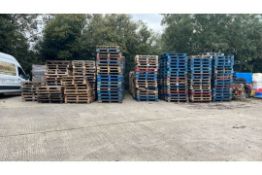 Stacks Of Pallets Approximately 600 Pallets