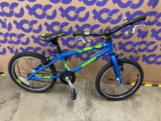 Squish 18 Kids Bike - Blue
