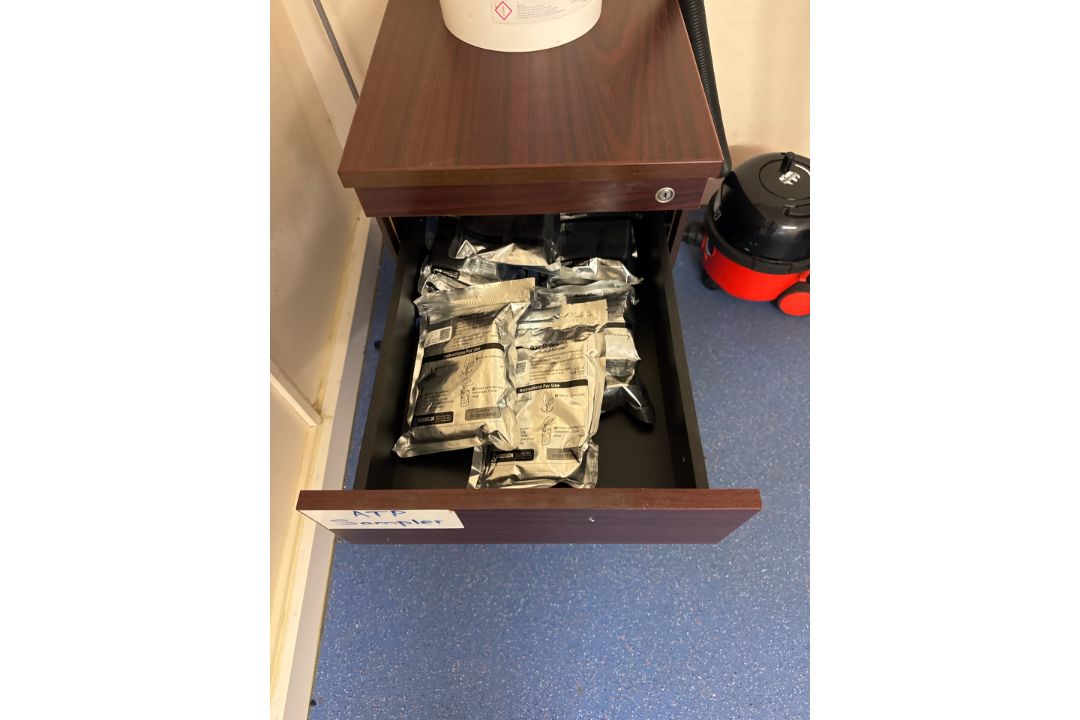 *NO RESERVE* Dark Wood Storage Drawers x4 - Image 3 of 4