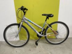 *NO RESERVE* Muddyfox Synergy 26 Ladies Hybrid Bike