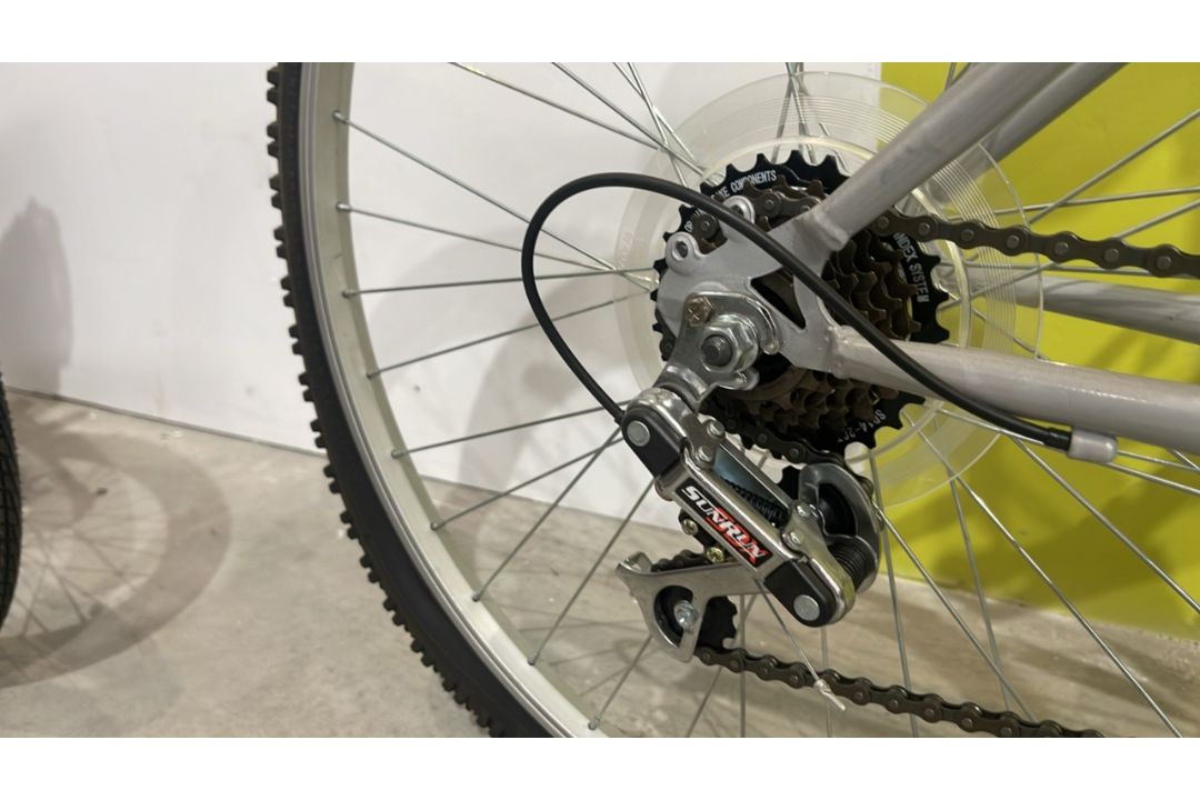 *NO RESERVE* Muddyfox Synergy 26 Ladies Hybrid Bike - Image 11 of 11