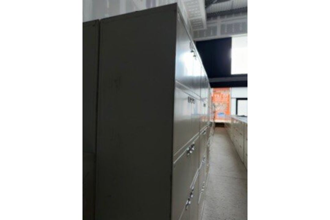 Direct from Doncaster Council 10 Bank Keylock lockers x 15 (194cm x 100cm x 47cm) - Image 2 of 2