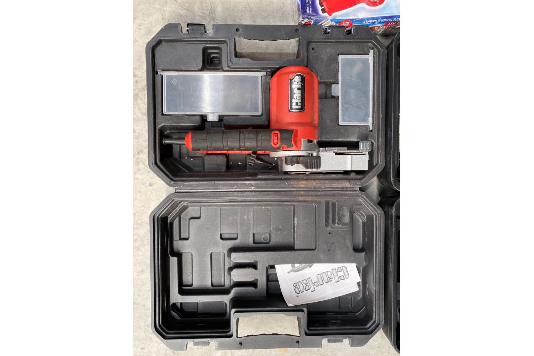 *NO RESERVE* Miscellaneous Clarke Tools Including Polisher, Multi Tool, Needle Scaler & Power File - Image 4 of 5