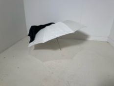 Wescott Two-Tone Lighting Umbrella