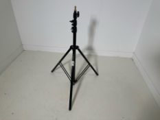 Calumet MF6040 Light Stand