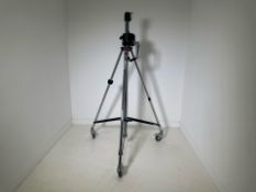 Manfrotto 083NW Windup Stand - With Wheels