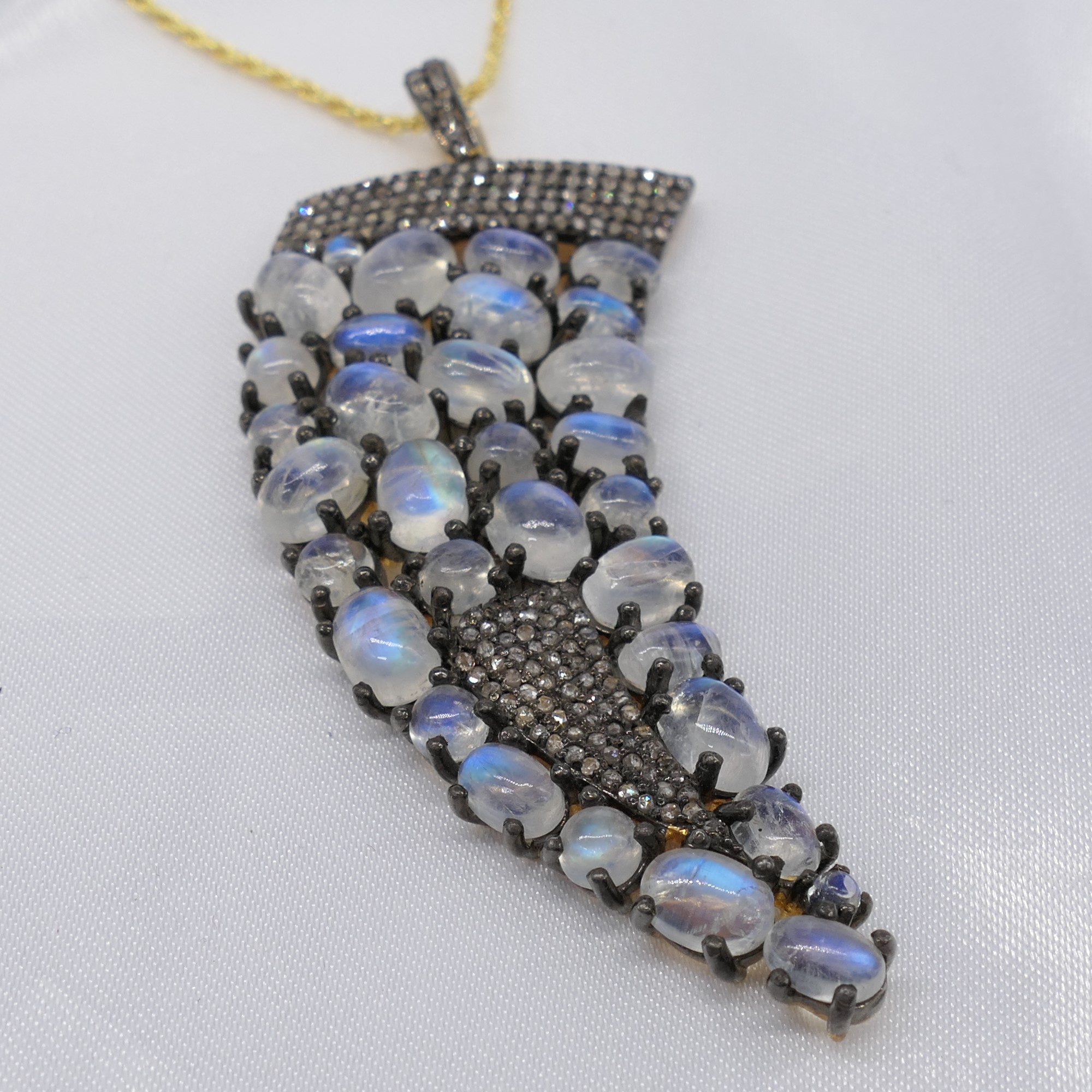 Large Horn Of Plenty Moonstone & Diamond Pendant With Rope Style Chain - Image 7 of 8