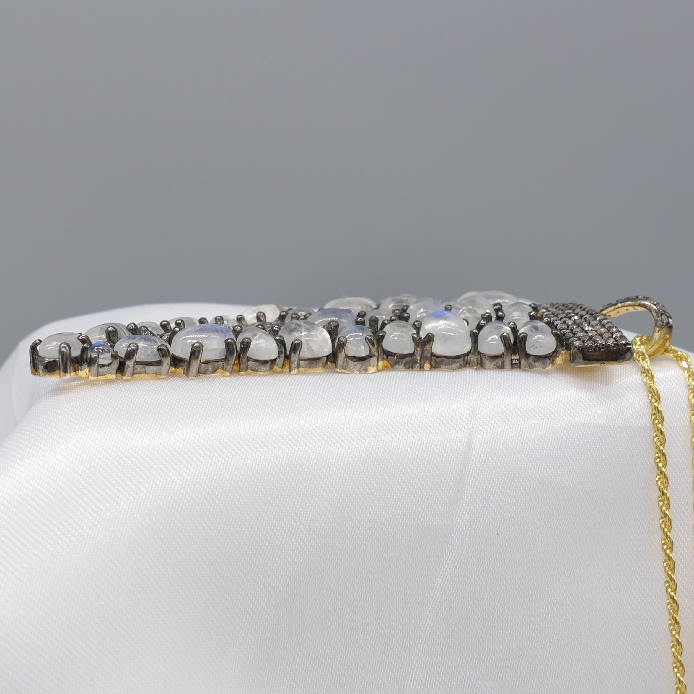 Large Horn Of Plenty Moonstone & Diamond Pendant With Rope Style Chain - Image 4 of 8