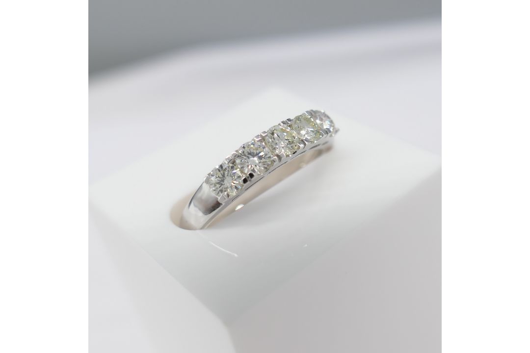 0.75ct 5-Stone High-Clarity Diamond Ring - Image 5 of 6