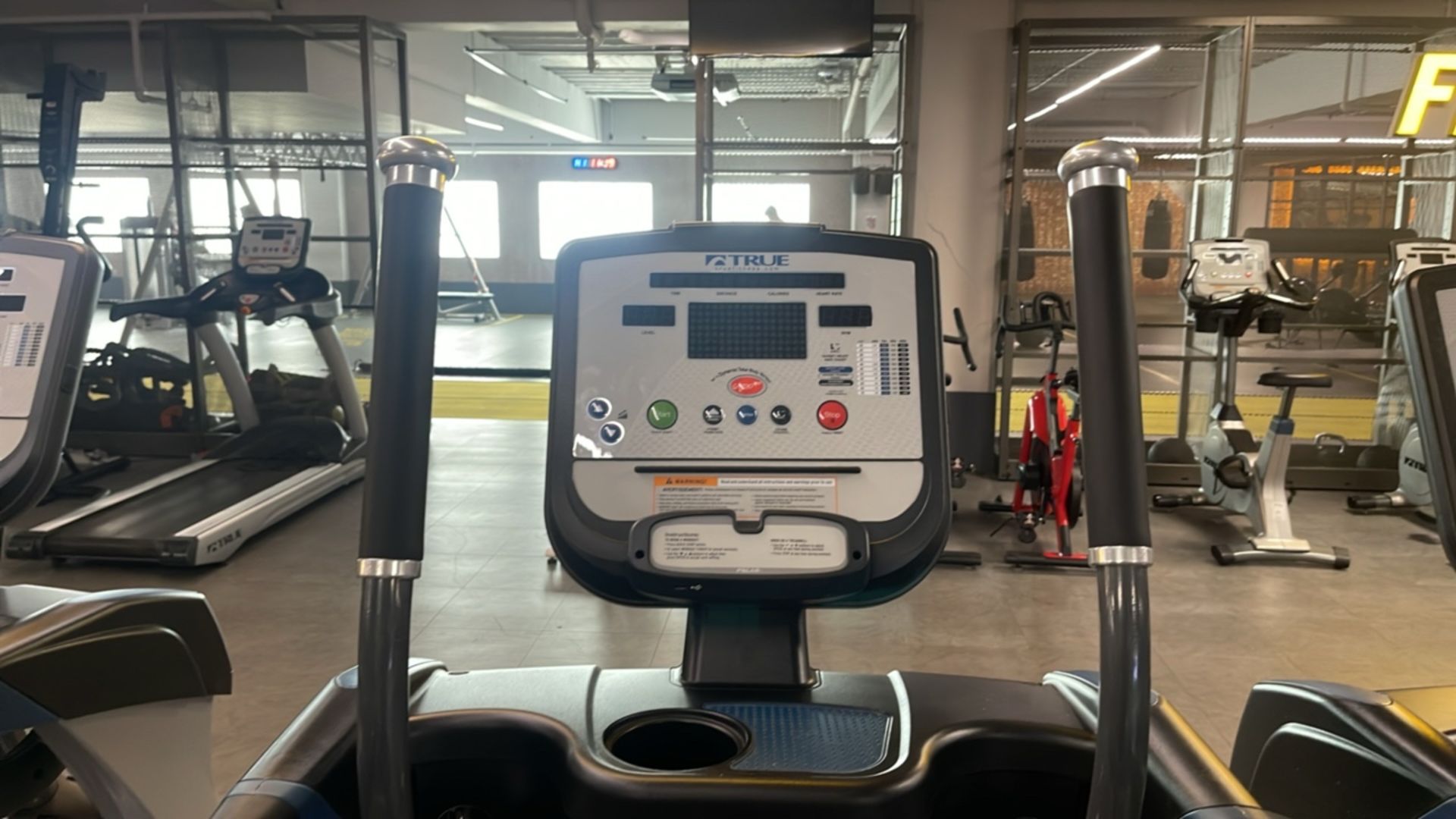*NO RESERVE* True Fitness Cross Trainer 900 - Image 5 of 10