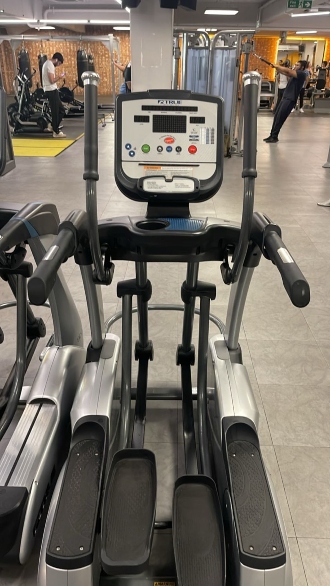 *NO RESERVE* True Fitness Cross Trainer 400 - Image 5 of 8