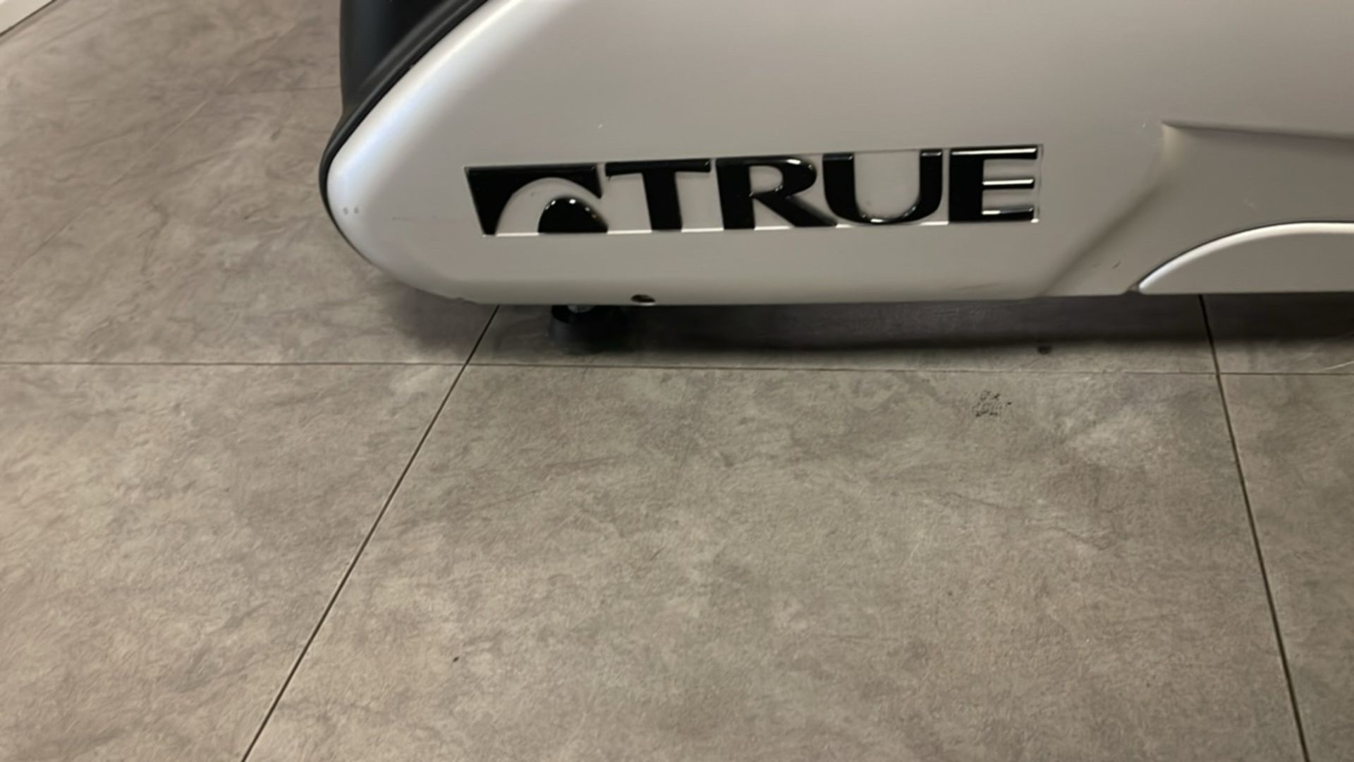 *NO RESERVE* True Fitness Cross Trainer 900 - Image 5 of 9